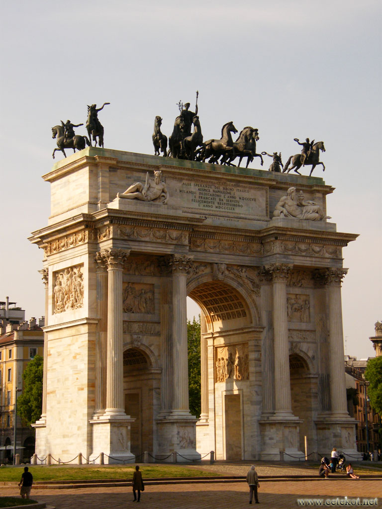 Милан: арка мира ( Arco della Pace ).