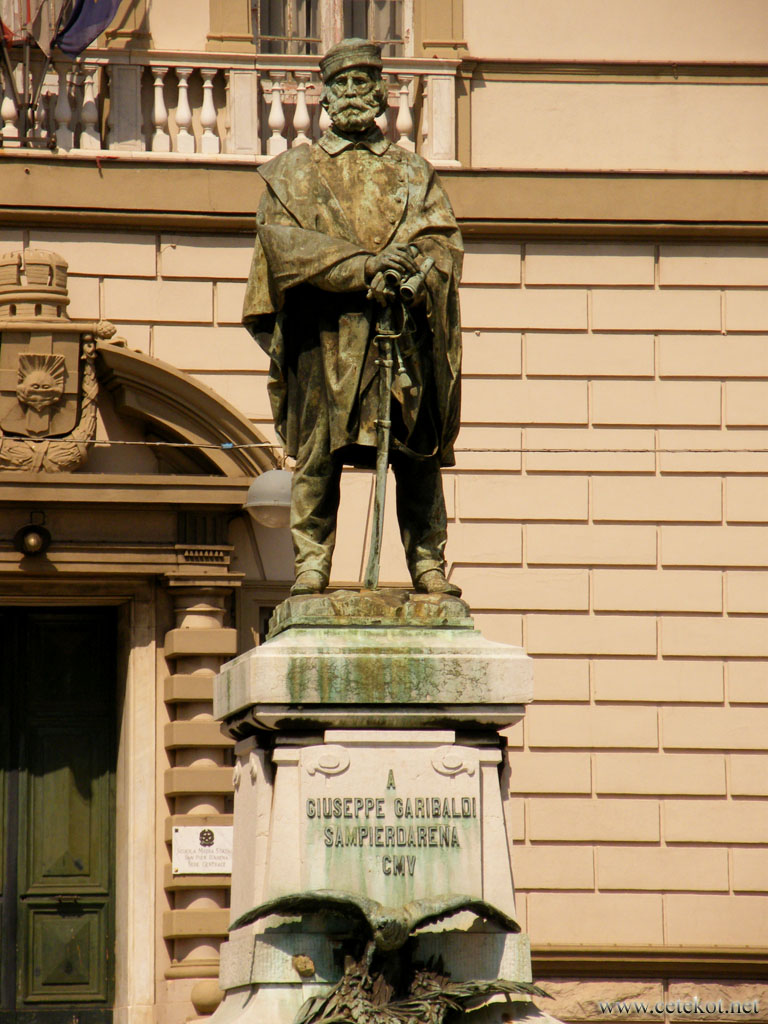 Генуя: памятник Джузеппе Гарибальди.