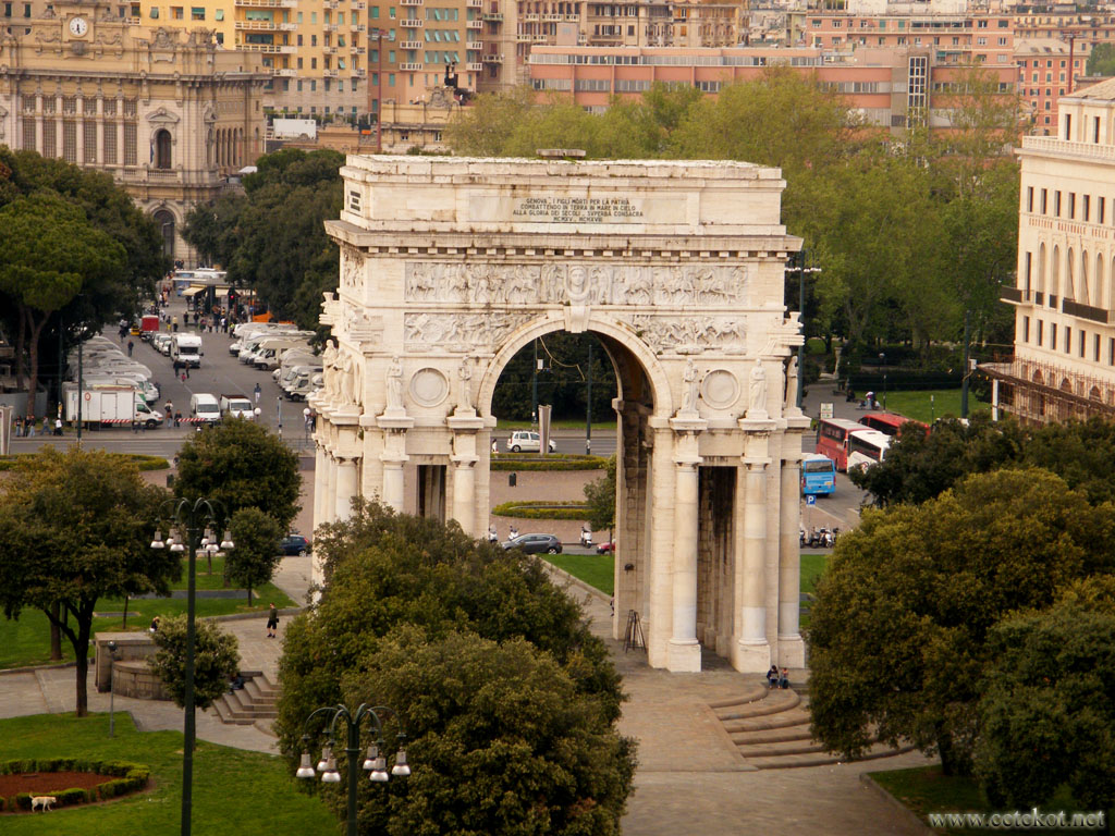 Генуя: Триумфальная арка.