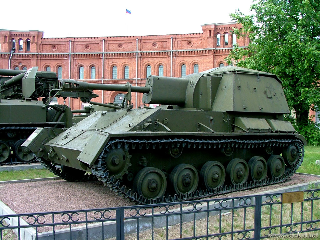 Питер, музей артиллерии: СУ-76М, 76,2-мм САУ.