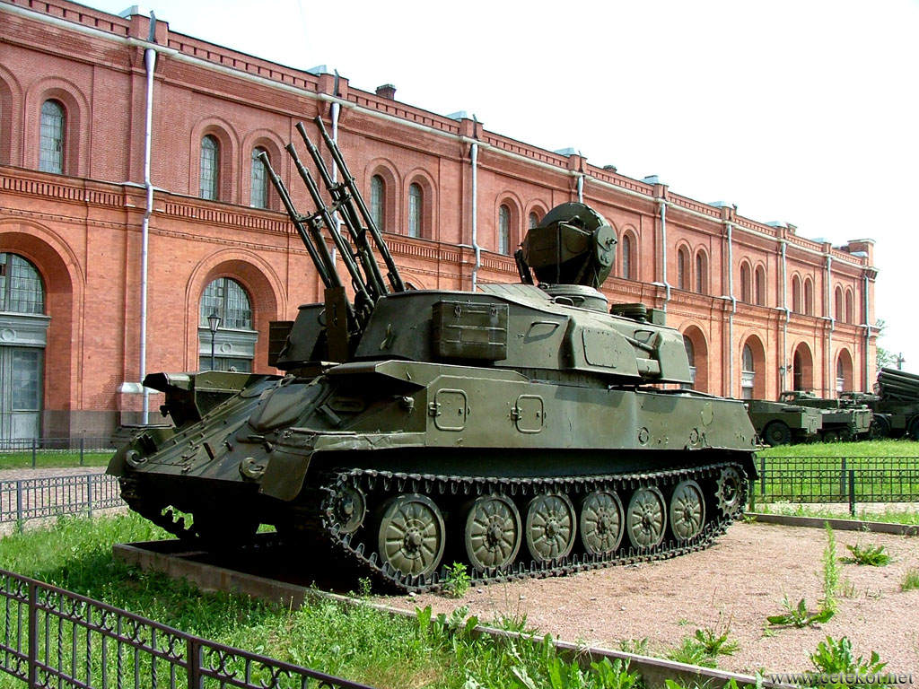 Питер, музей артиллерии: ЗСУ-23-4 Шилка, 23-мм зенитная самоходная установка.