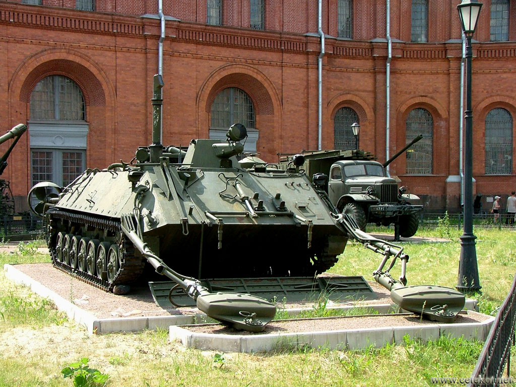 Питер, музей артиллерии: ИРМ, инженерная разведывательная машина.