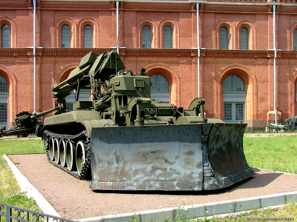 Питер, музей артиллерии: ИМР, инженерная машина разграждения