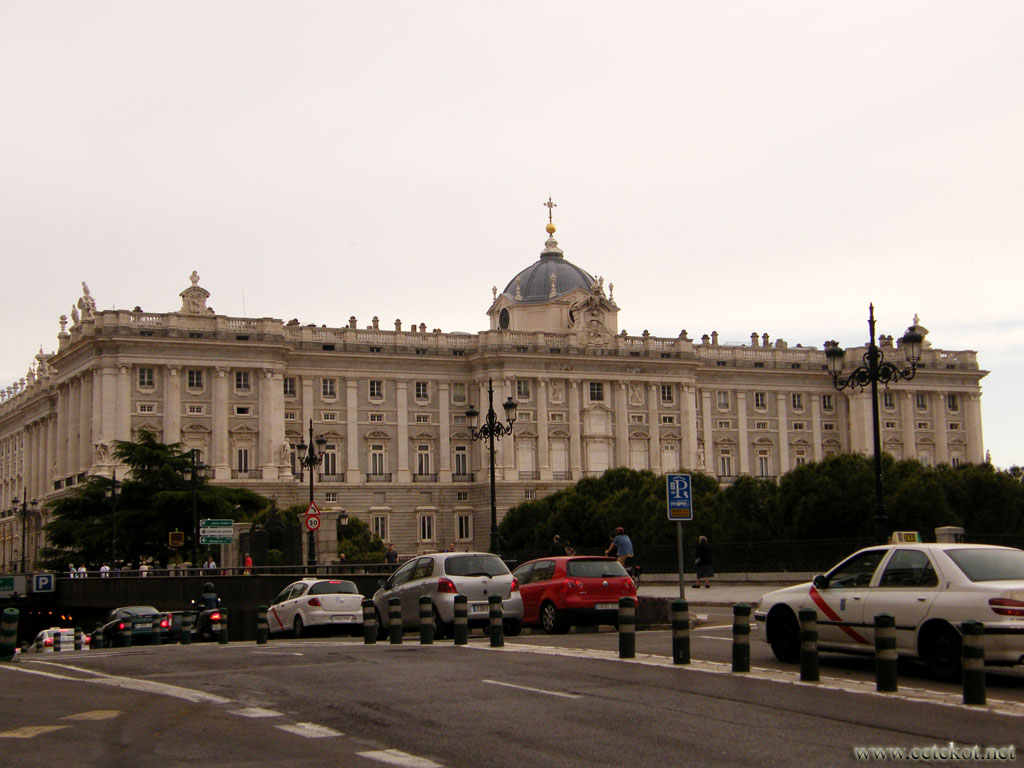 Мадрид: королевский дворец.