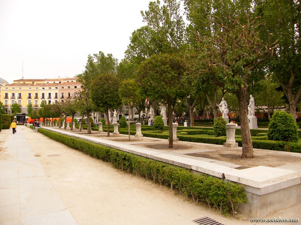 Мадрид: сады Сабатини.
