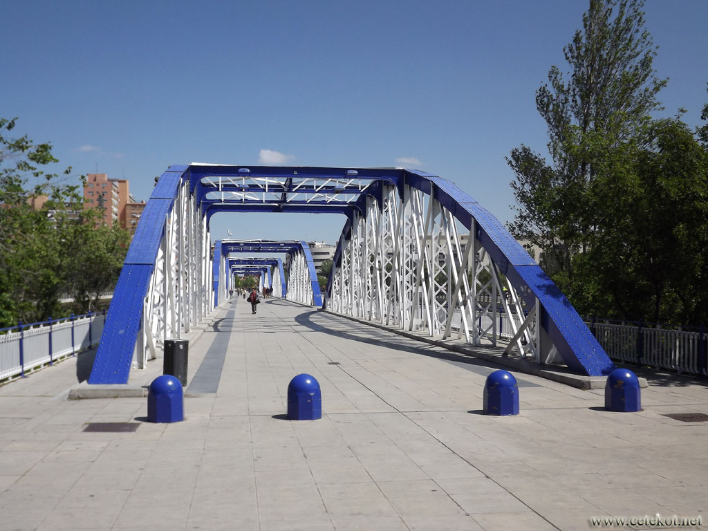 Сарагоса: мост Богоматери Пилар ( puente de Nuestra Señora del Pilar ).