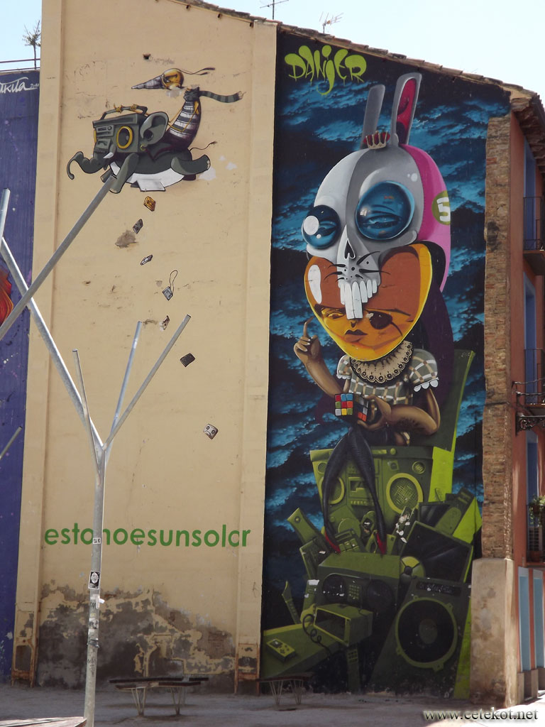 Сарагоса: местные граффити.