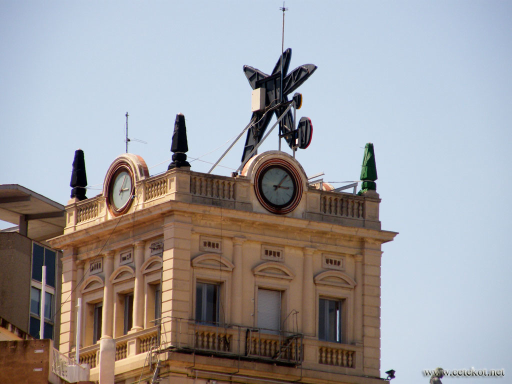 Таррагона: башня с часами.