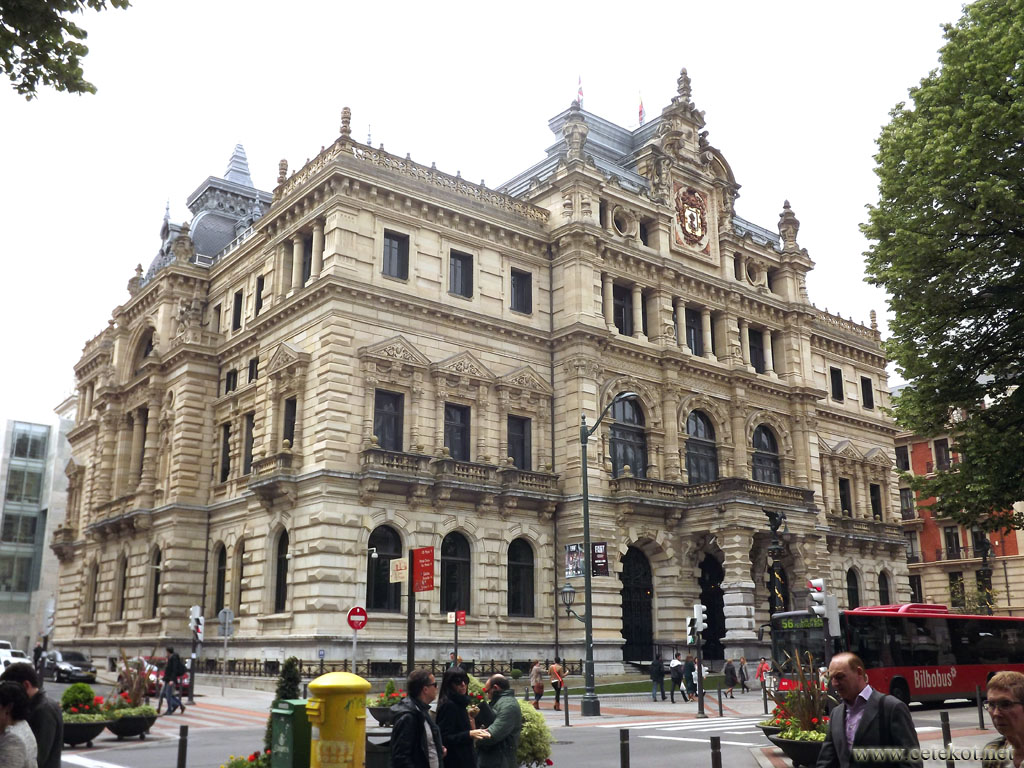 Бильбао: дворец депутатов ( palacio de la Diputación Foral ).
