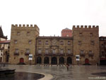 Хихон: дворец с непроизносимым названием ( palacio de Revillagigedo ).